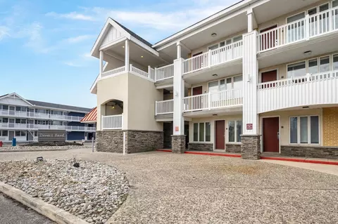 7888 Dune Dr #101, Avalon, NJ 08202