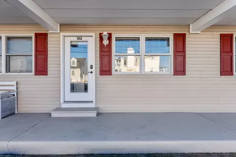 300 E Syracuse Ave #102, Wildwood Crest, NJ 08260