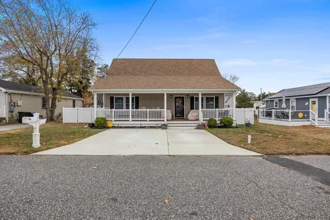 92 Pinetree Dr, Villas, NJ 08251