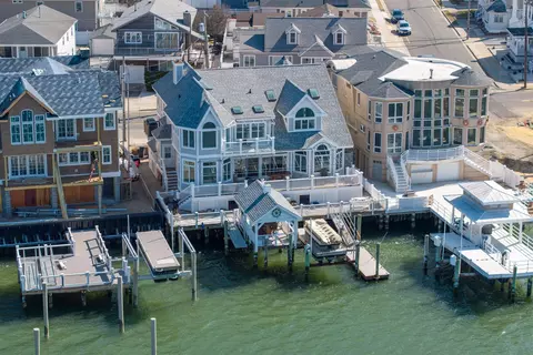 6612 Park Blvd, Wildwood Crest, NJ 08260