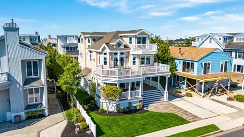40 E 13th St, Avalon, NJ 08202