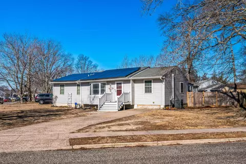 215 Orchard Dr, North Cape May, NJ 08204