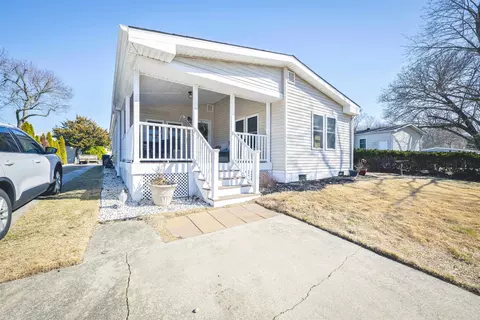91 Hadtke Dr, North Cape May, NJ 08204