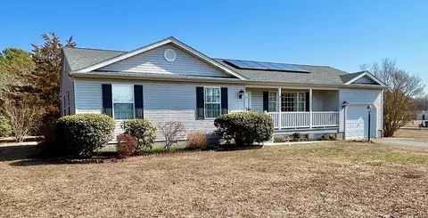 4 Lacivita Dr, Cape May Court House, NJ 08210