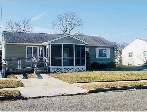 203 E Vermont Ave, Rio Grande, NJ 08242