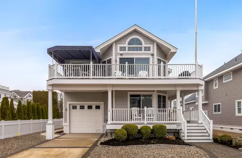 73 W 25th St, Avalon, NJ 08202