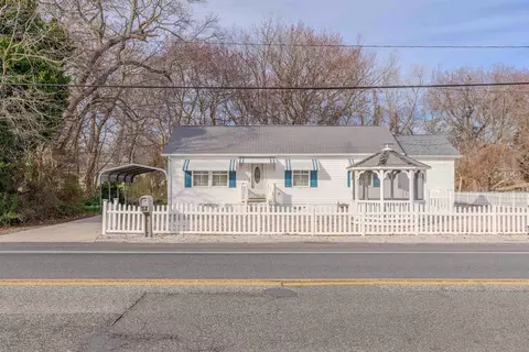 215 Town Bank Rd, North Cape May, NJ 08204