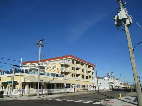 106 Spruce Ave #204, North Wildwood, NJ 08260