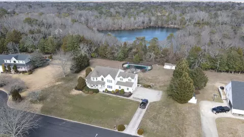 9 Harrys Ct, Ocean View, NJ 08230