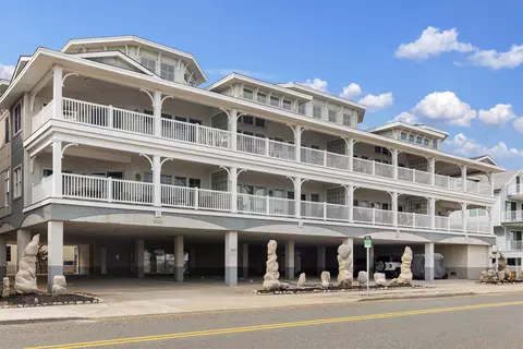 420 E 2nd Ave #2B, North Wildwood, NJ 08260