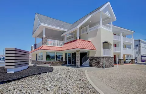 7888 Dune Dr #213, Avalon, NJ 08202