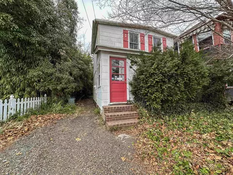 909 Corgie St, Cape May, NJ 08204