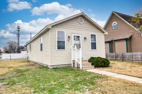 2 Maryland Ave, Villas, NJ 08251
