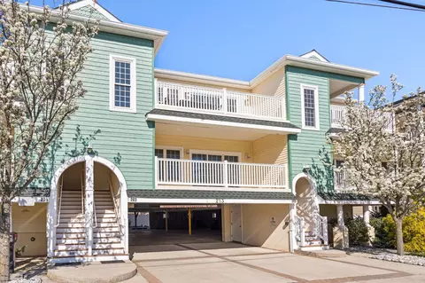 203 E Pine Ave #B, Wildwood, NJ 08260