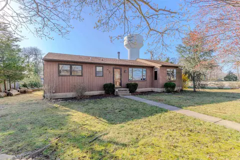 100 Briarwood Dr, Erma, NJ 08204