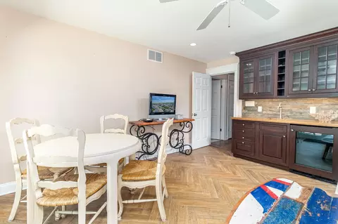 Dining - 178 37th St, Avalon, NJ 08202 photo 1 of 2