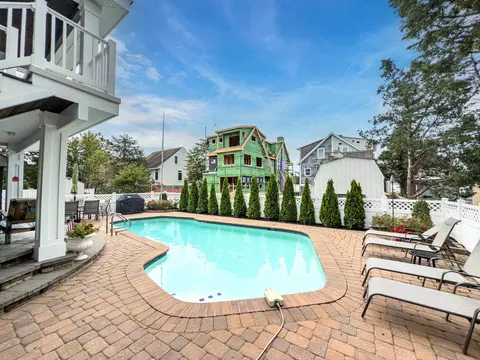 Exterior - 178 37th St, Avalon, NJ 08202 photo 6 of 7