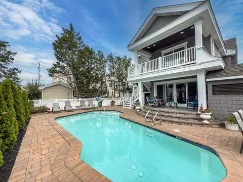 Exterior - 178 37th St, Avalon, NJ 08202 photo 5 of 7