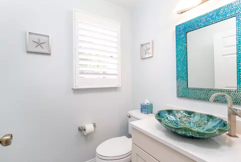 Bath - 178 37th St, Avalon, NJ 08202 photo 4 of 5