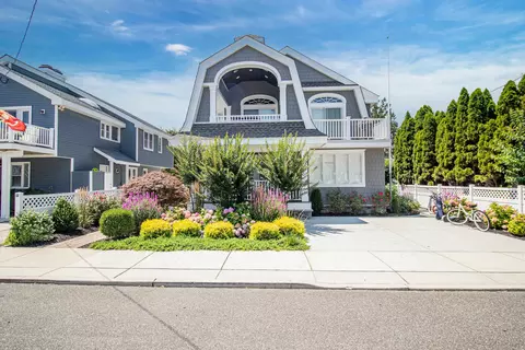 178 37th St, Avalon, NJ 08202