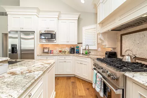 Kitchen - 178 37th St, Avalon, NJ 08202 photo 3 of 3