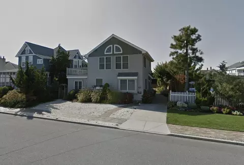 74 W 8th St, Avalon, NJ 08202