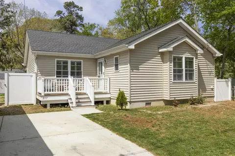 247 Walnut Ln, Erma, NJ 08204