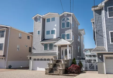 340 43rd Pl, Sea Isle City, NJ 08243