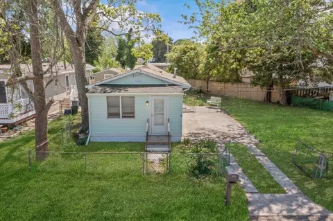 6 E Atlantic Ave, Villas, NJ 08251