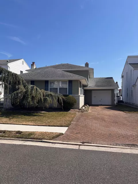 7 Kingston Ln, Ocean City, NJ 08226