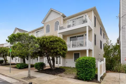 301 E Leaming Ave #A, Wildwood, NJ 08260