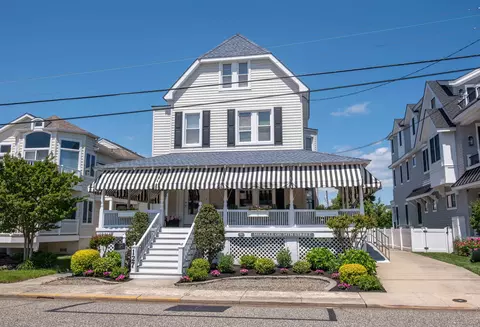 127 34th St, Avalon, NJ 08202