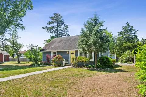 18 Pacific Ave, Marmora, NJ 08223