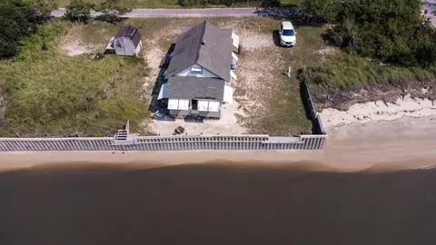 13 Bay Ave, Cape May Court House, NJ 08210