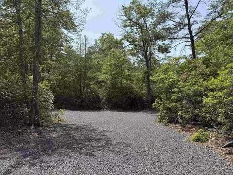 27 Woodside Dr, Dennisville, NJ 08214