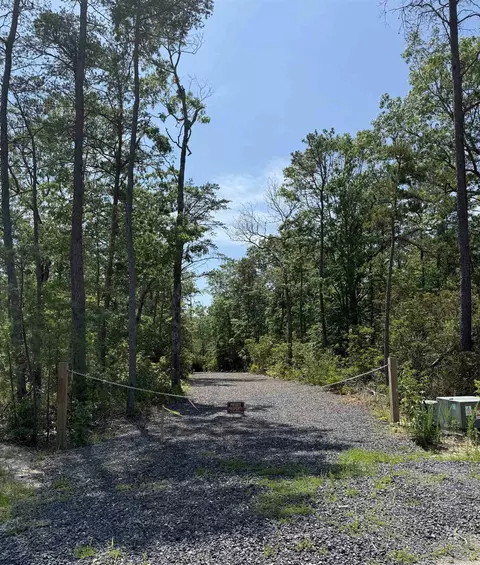 26 Woodside Dr, Dennisville, NJ 08214