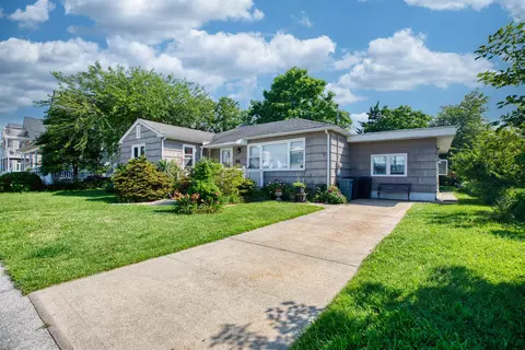 222 E 2nd Ave, North Wildwood, NJ 08260