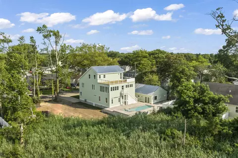 9 N 8th St, Del Haven, NJ 08251