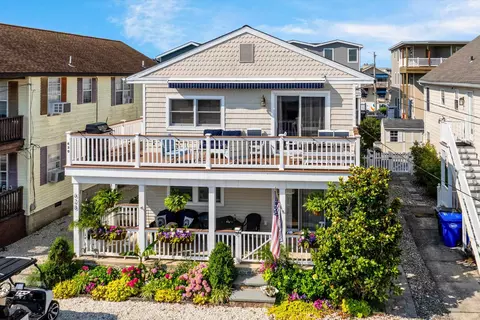 630 21st St #2ND, Avalon, NJ 08202
