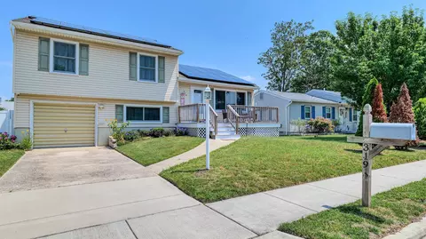 319 Roseann Ave, North Cape May, NJ 08204