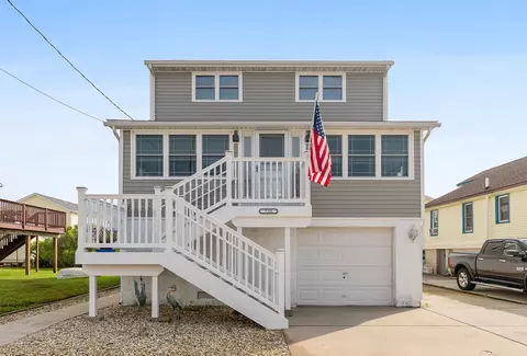 735 W Maple Ave, West Wildwood, NJ 08260
