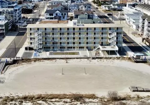 427 E Miami Ave #401, Wildwood Crest, NJ 08260