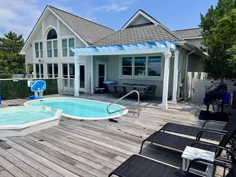 300 Pinetree Dr, Villas, NJ 08251