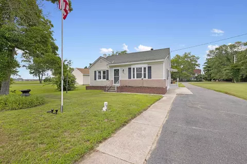 545 Breakwater Rd, Erma, NJ 08204