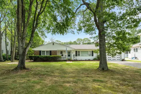 13 Shadow Ln, Cape May Court House, NJ 08210