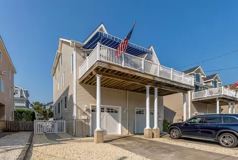 234 33rd St #EAST, Avalon, NJ 08202