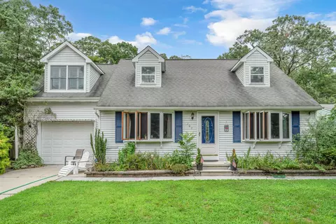 107 Hawthorne Dr, Rio Grande, NJ 08242