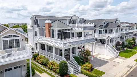 274 7th St, Avalon, NJ 08202