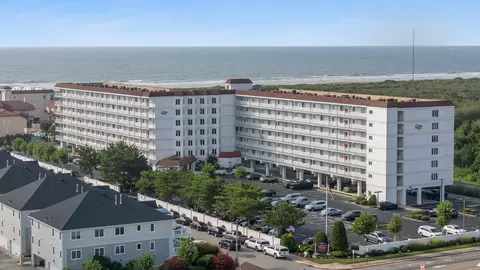 300 E Raleigh Ave #216, Wildwood Crest, NJ 08260