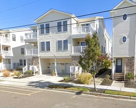 145 E Andrews Ave #203, Wildwood, NJ 08260